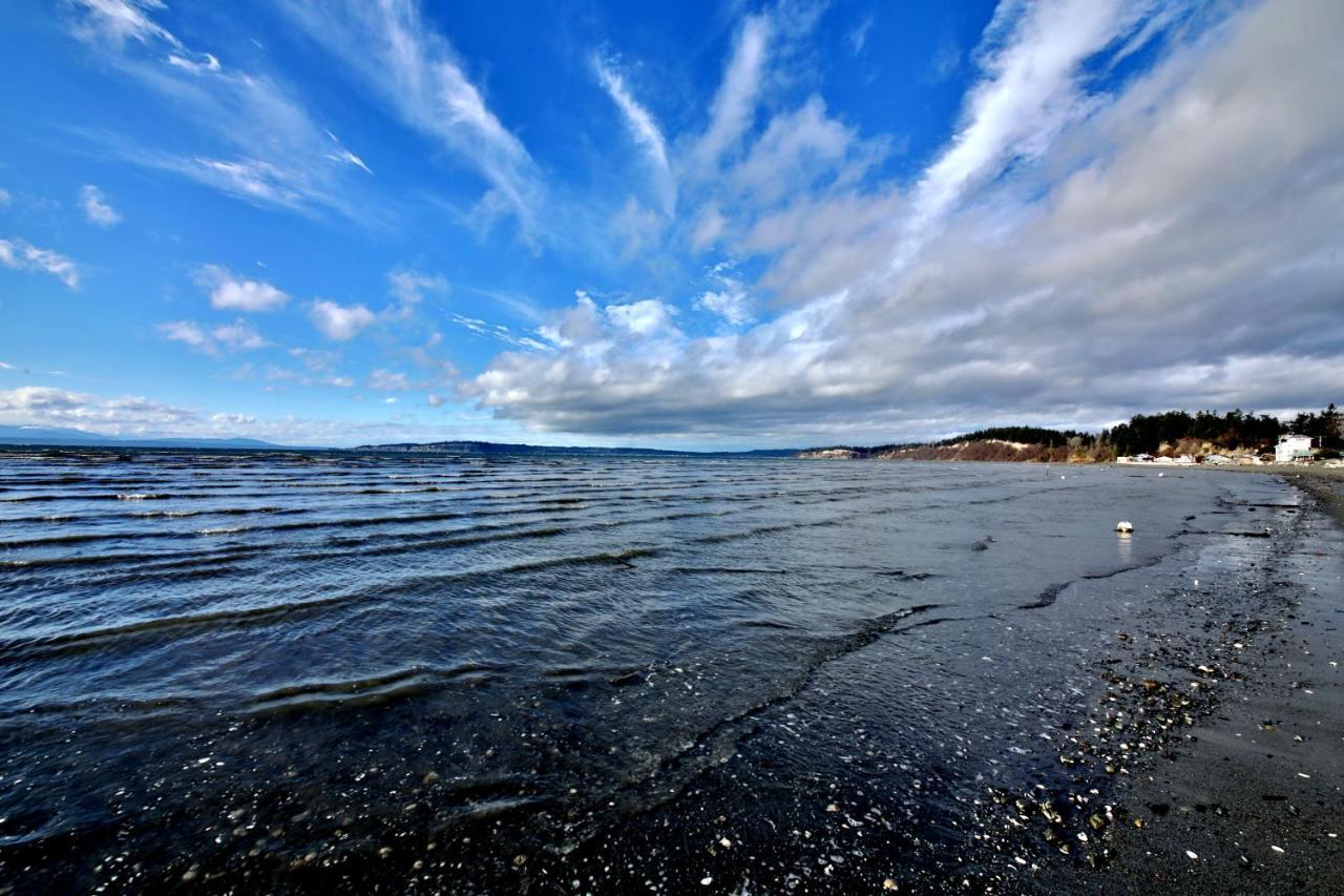 Maxwelton Beach Sunsets! Kayaks & Paddleboards! 1 Min Walk To The Water! Clinton Exterior photo