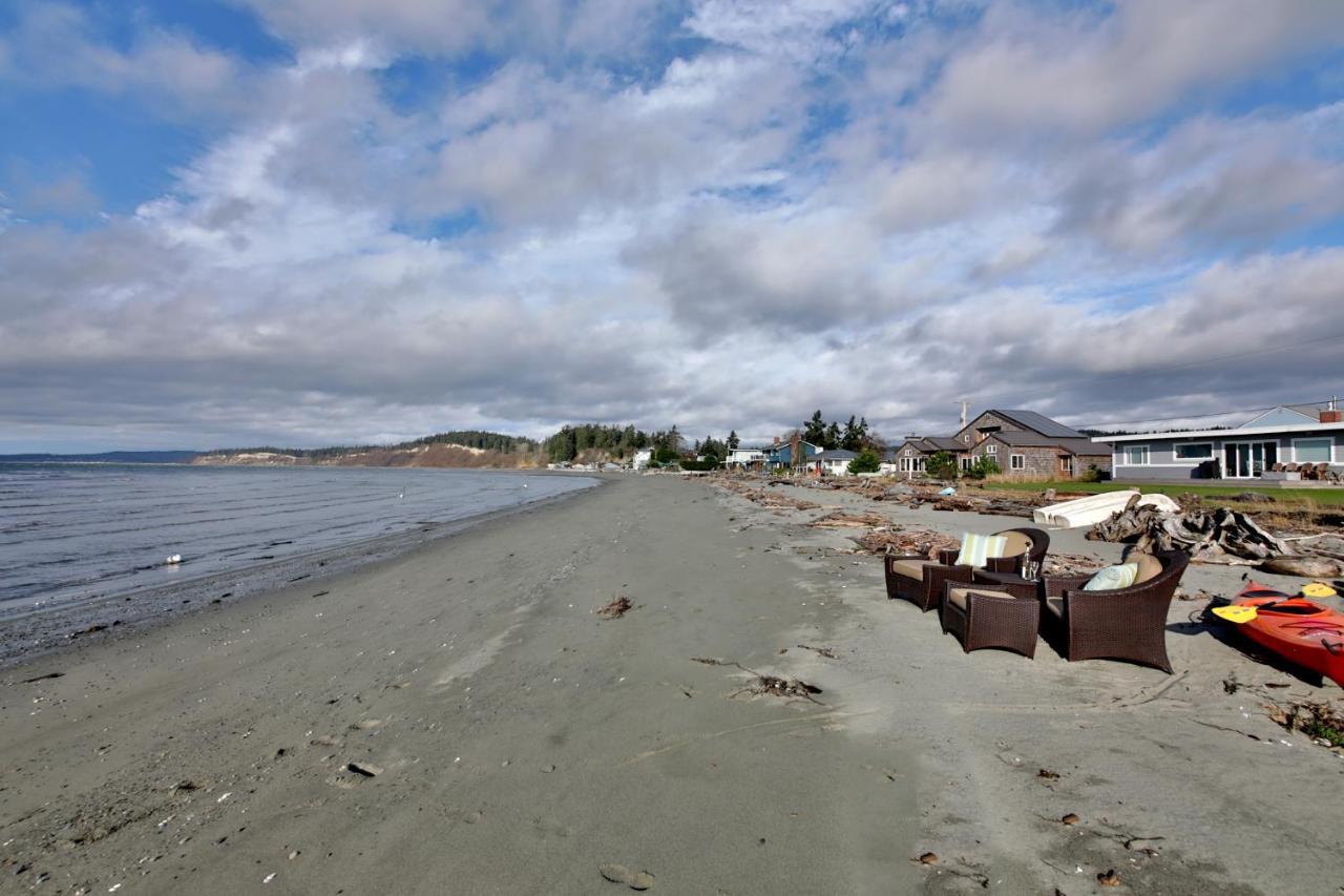 Maxwelton Beach Sunsets! Kayaks & Paddleboards! 1 Min Walk To The Water! Clinton Exterior photo